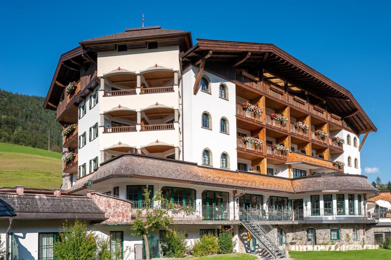 Hotel Jagdschloessl Kirchdorf in Tirol Bagian luar foto