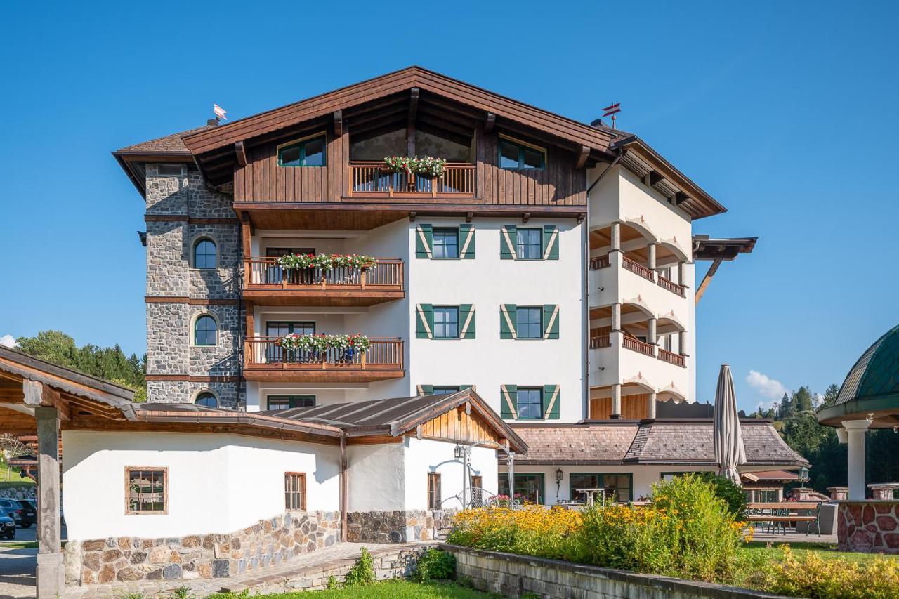 Hotel Jagdschloessl Kirchdorf in Tirol Bagian luar foto